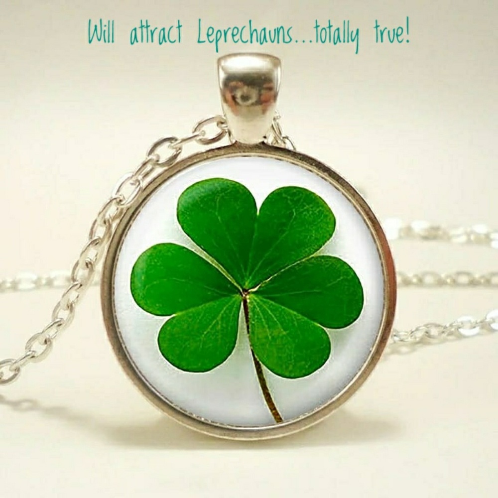 🍀St. Patrick's Day Pendent with Chain🍀
